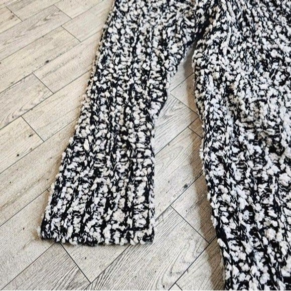 Net.153 Women's Black & White Nubby Popcorn Knit Cardigan Sweater. Size S/M - Picture 4 of 7